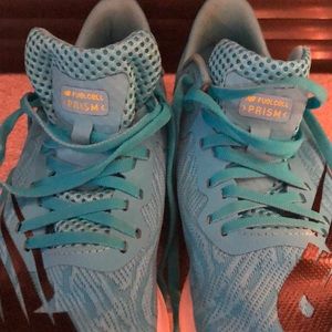Fuel cell prism womens 9 (men’s 7) running sneaks great condition